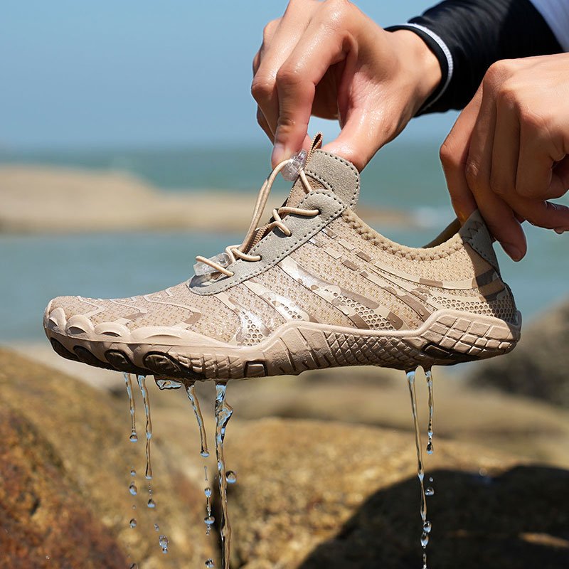 Water shoes model 8218